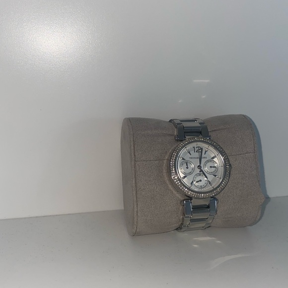 Michael Kors watch - Picture 3 of 3